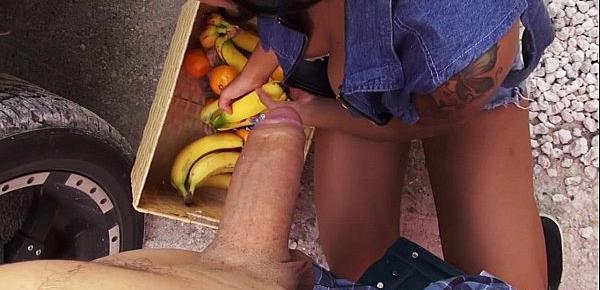  Ebony hitching amateur fucking dick